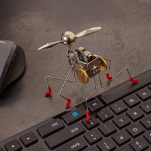 Load image into Gallery viewer, Pitacuda Wind Up Toy