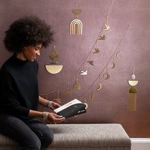 Load image into Gallery viewer, Bird & Sunstone Garland, 5ft