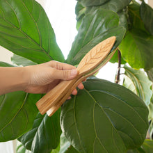 Load image into Gallery viewer, Leaf Cleaning Tongs