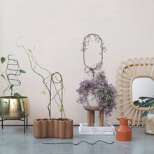 Load image into Gallery viewer, Black Finish Mini Metal Wire Trellis, 21.5in