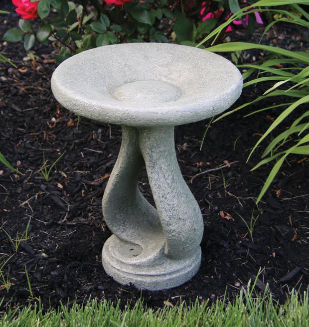 Petite Ribbon Bird Bath, One Piece