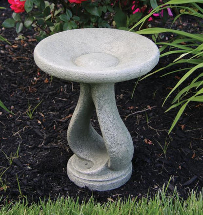 Petite Ribbon Bird Bath, One Piece