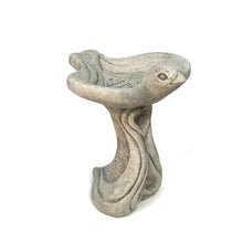 Load image into Gallery viewer, Petite ALl Birds Welcome Bird Bath
