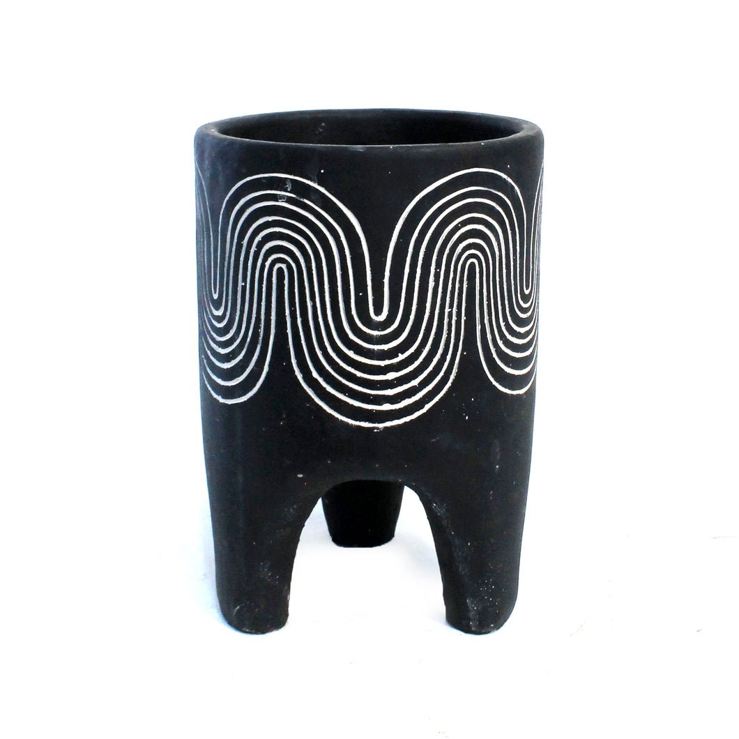 Pot On feet Black 14x 21cm