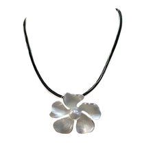 Load image into Gallery viewer, Brushed Flower w/ Peal Necklace
