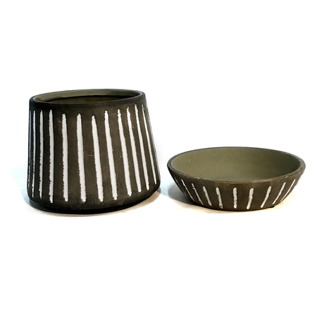 Pot, 7in, Debossed W/ Saucer