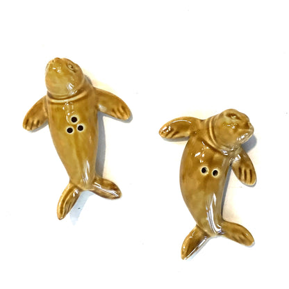 Salt & Pepper Shakers, Seal