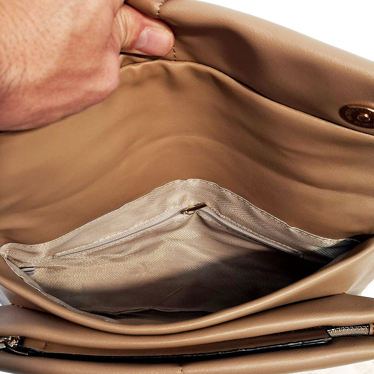 Lucy, Vegan Leather Clutch w Strap - Sand