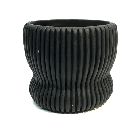Planter, 7.5in, Curved Black Ridge