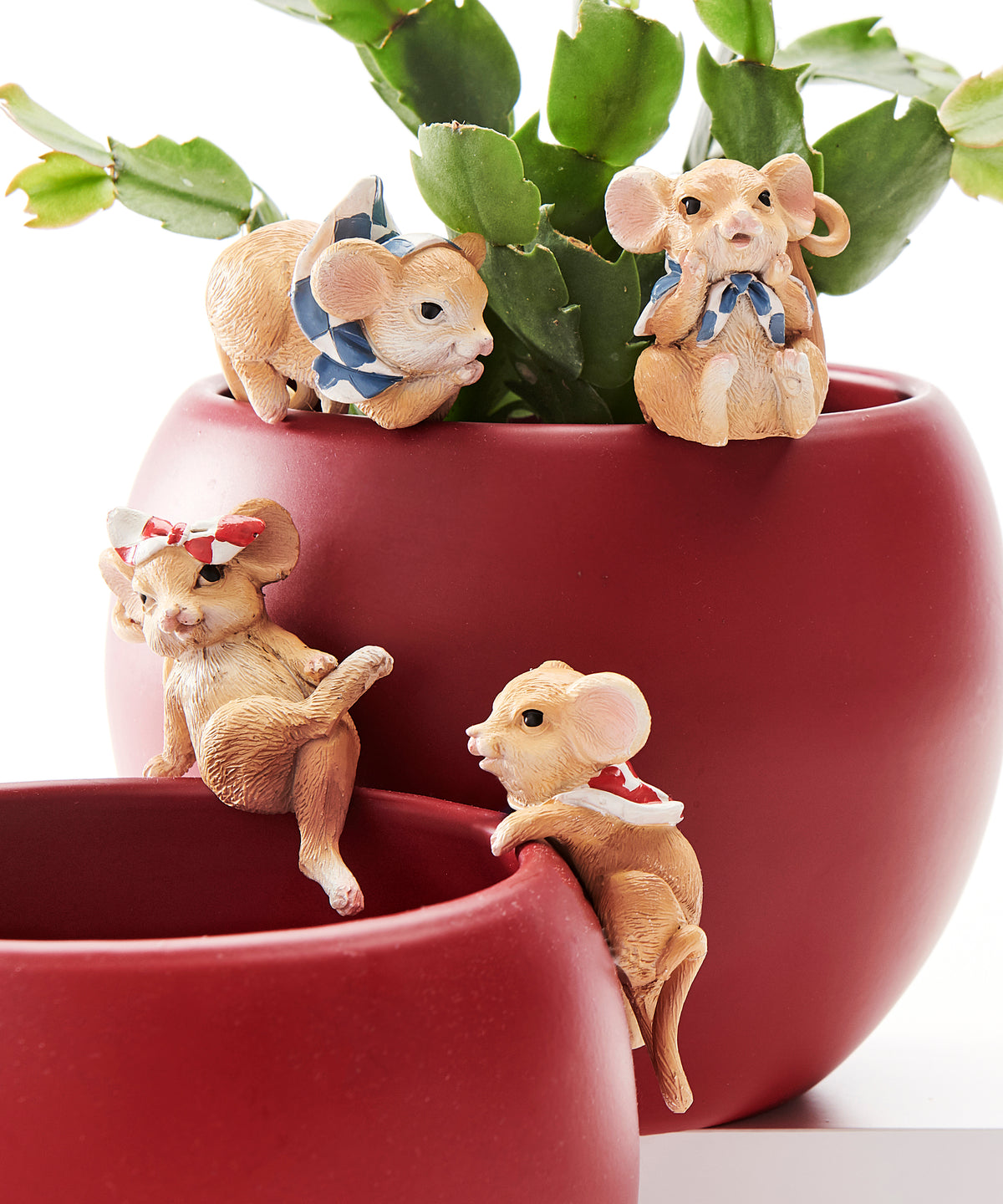 Posing Mouse Pot Hugger, 4 Assorted - Floral Acres Greenhouse & Garden Centre