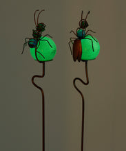 Load image into Gallery viewer, Glow-in-the-Dark Garden Stake with Insect, 2 Asst - Floral Acres Greenhouse &amp; Garden Centre
