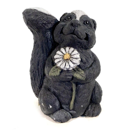 Sweet Sue the Skunk Statue, 10in