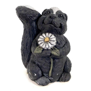 Sweet Sue the Skunk Statue, 10in