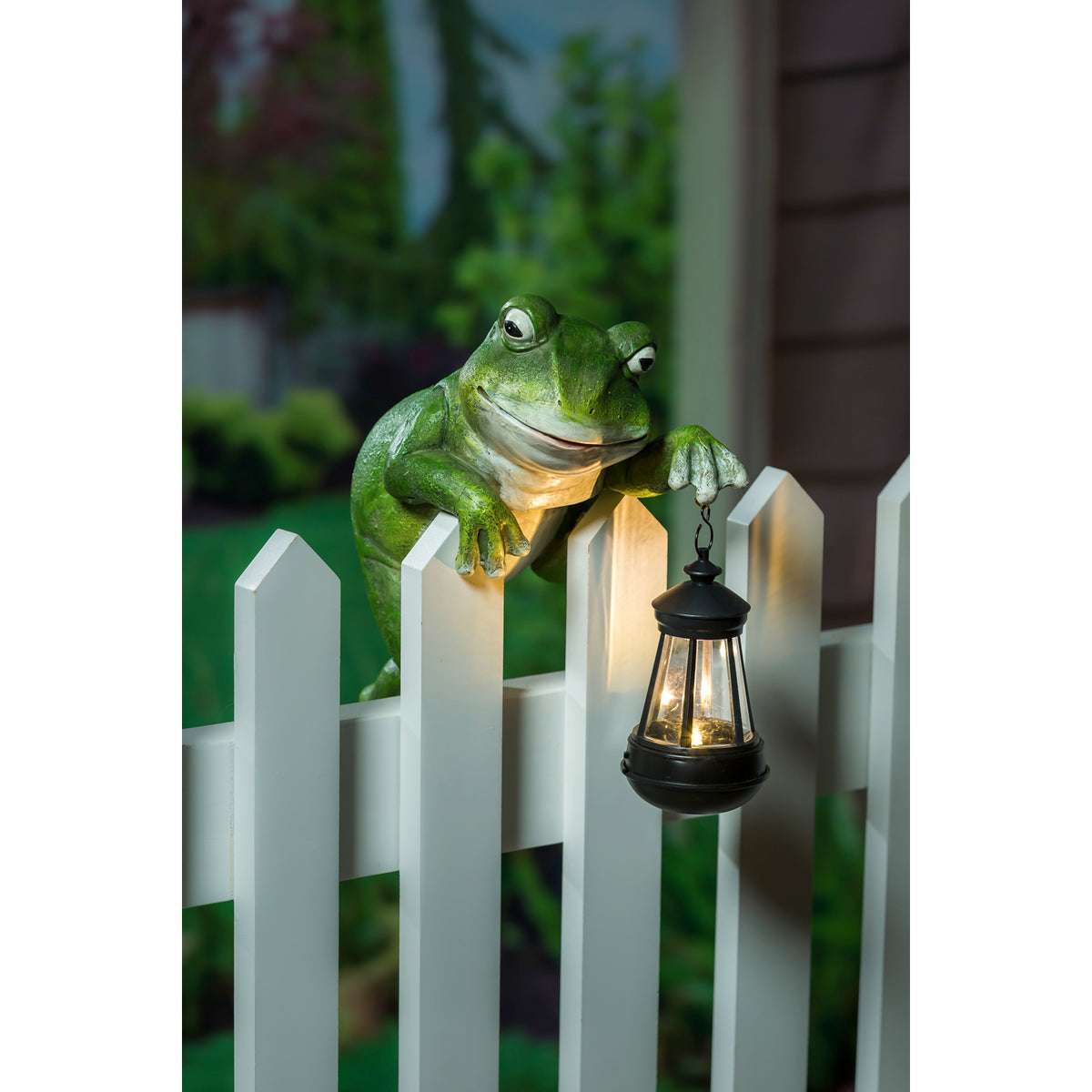 Frog Fence Hanger with Solar Lantern, 11.5in