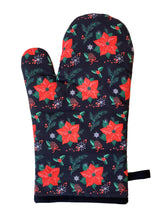 Load image into Gallery viewer, Poinsettia Oven Mitt/Pot Holder Set

